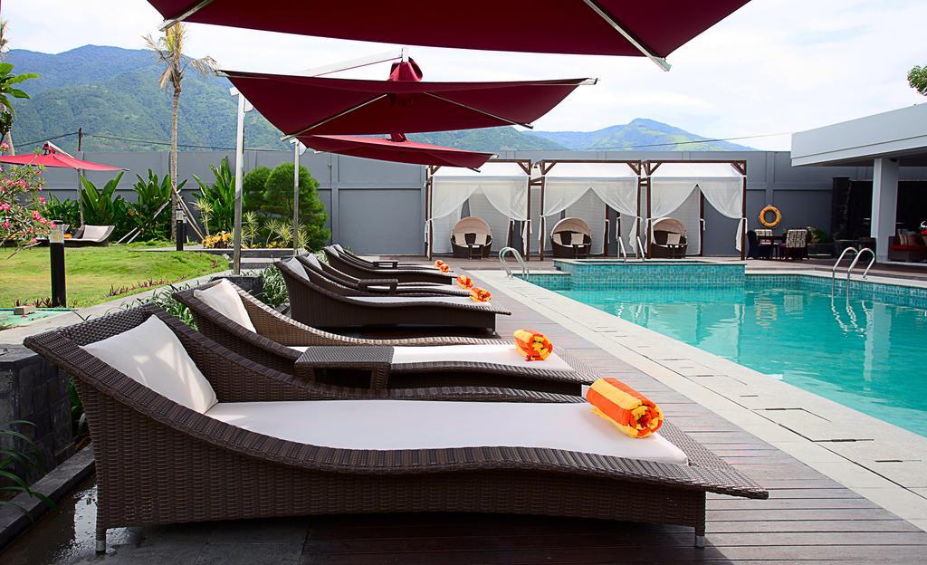 Mercure Palu Esterno foto