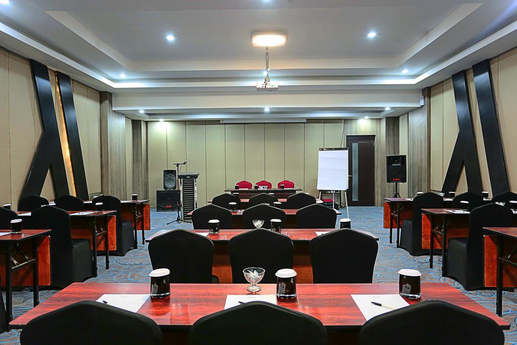 Mercure Palu Esterno foto