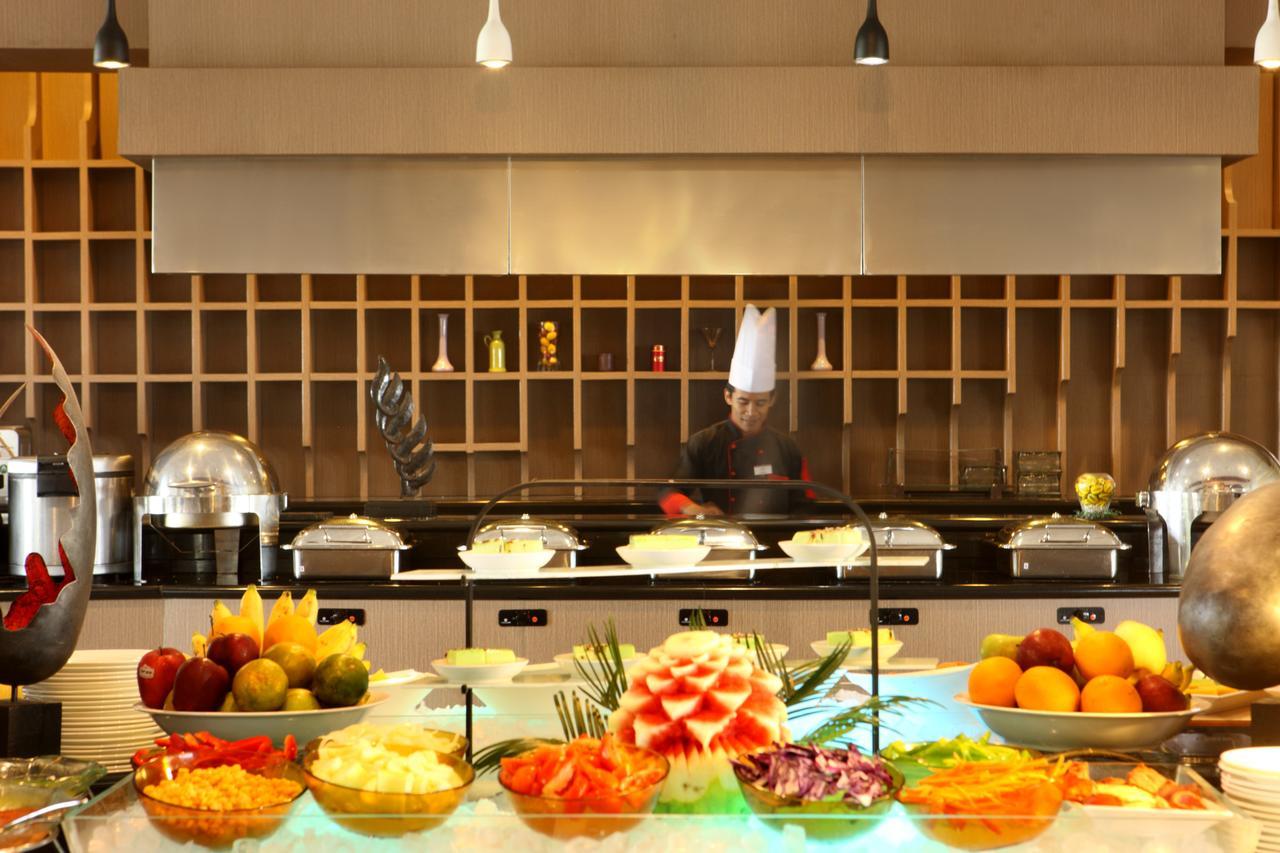 Mercure Palu Esterno foto