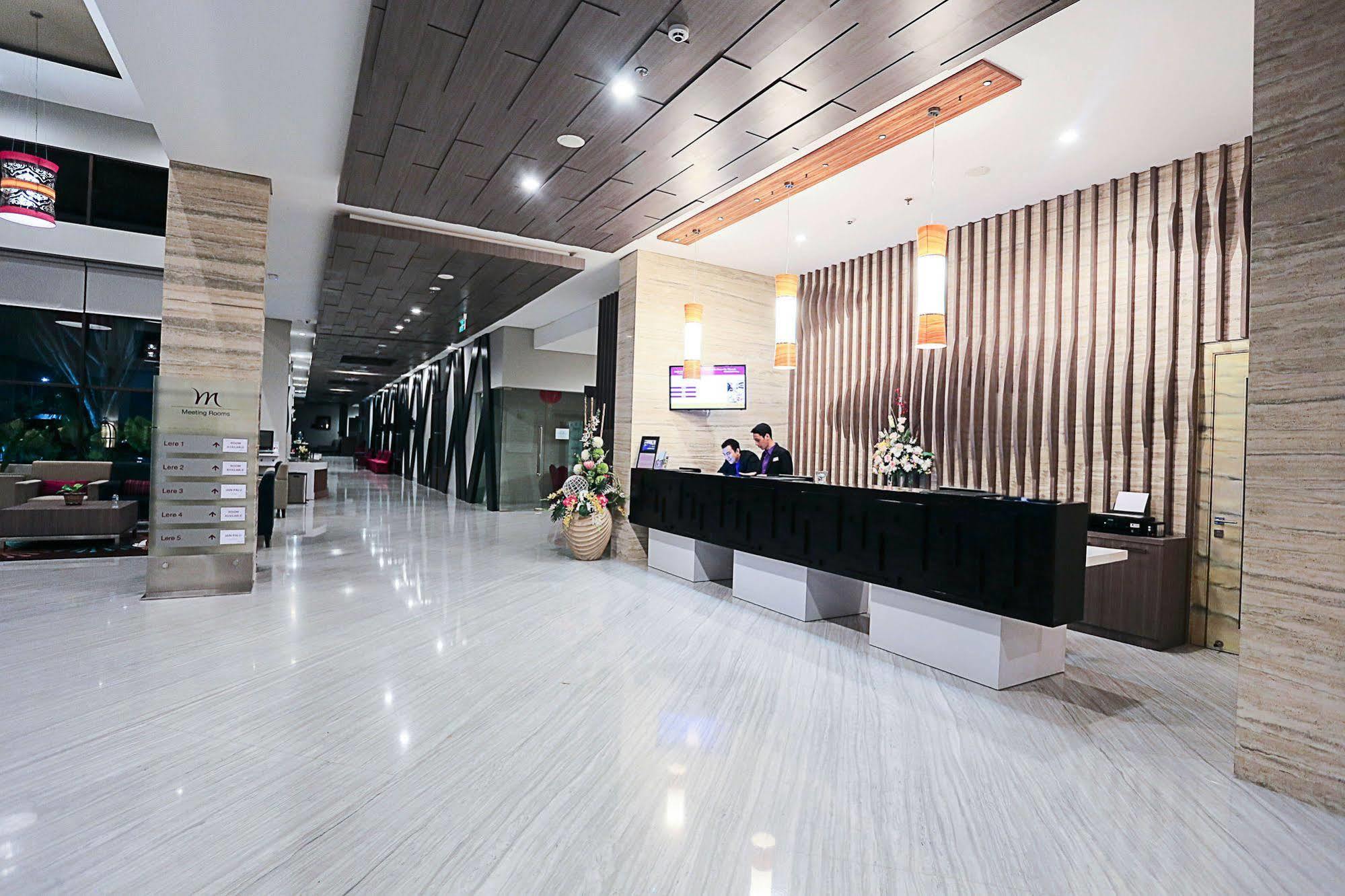 Mercure Palu Esterno foto
