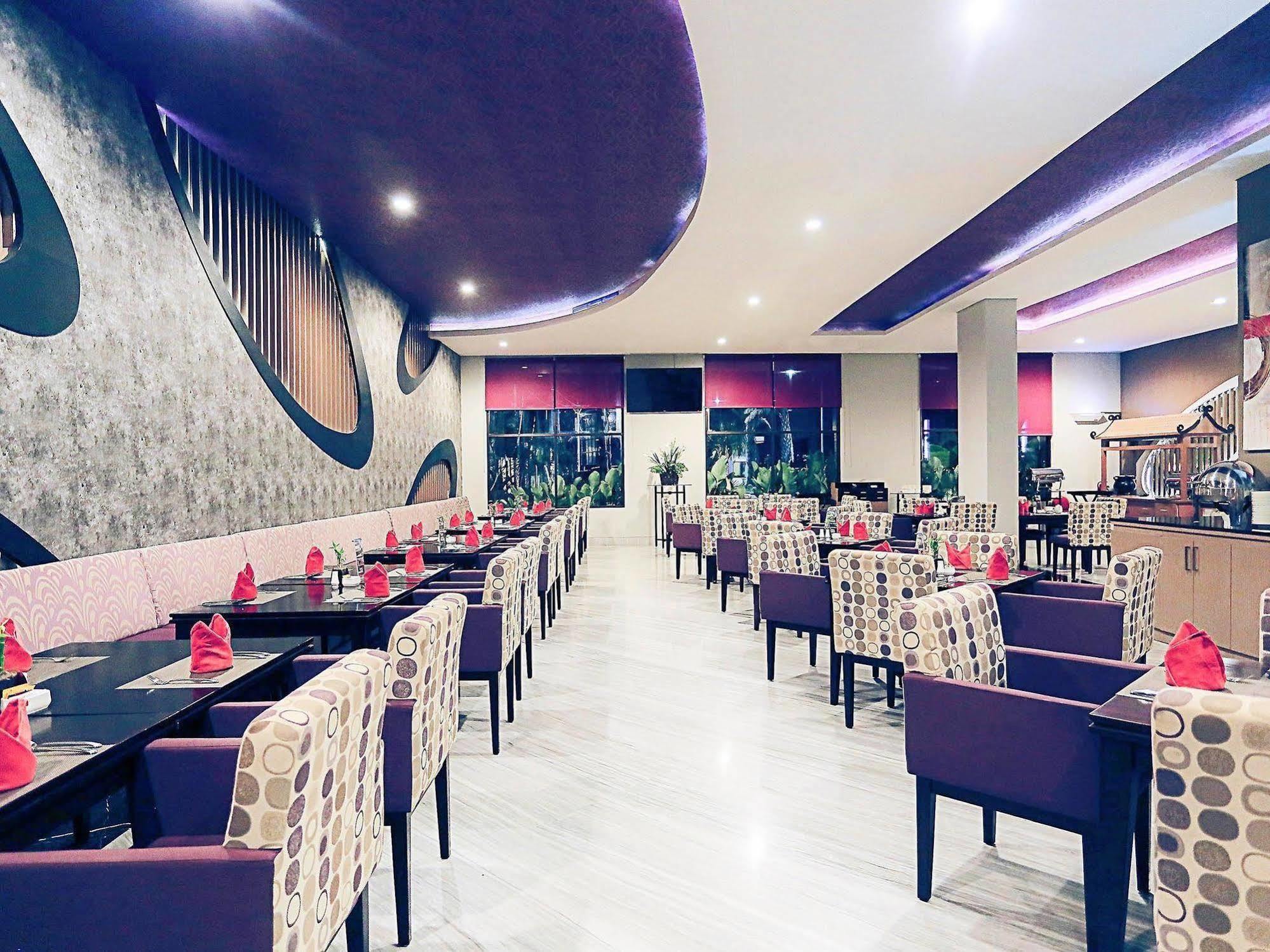 Mercure Palu Esterno foto